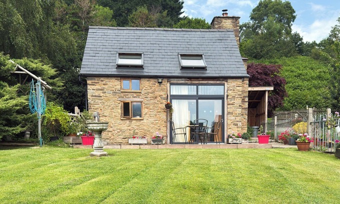 Aymestrey Cottage | 1 bedroom accommodation in Bircher Common, near Leominster