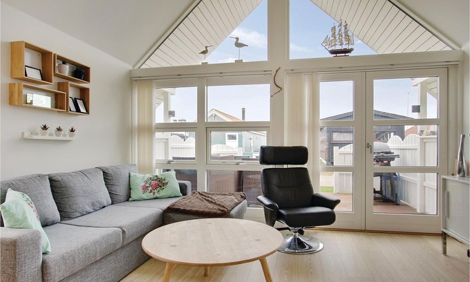 Mesinge House | 1 bedroom accommodation in Mesinge