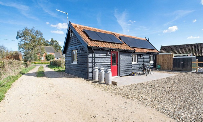 Diss Cottage | 1 bedroom accommodation in Wingfield, near Diss