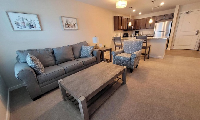 Fenton Apartment | 1-Bedroom apartment in Fenton, MI with Wi-Fi, Fitness Center, & in-unit Laundry!