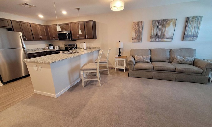 Fenton Apartment | 1-Bedroom apartment in Fenton, MI with Wi-Fi, Fitness Center, & in-unit Laundry!