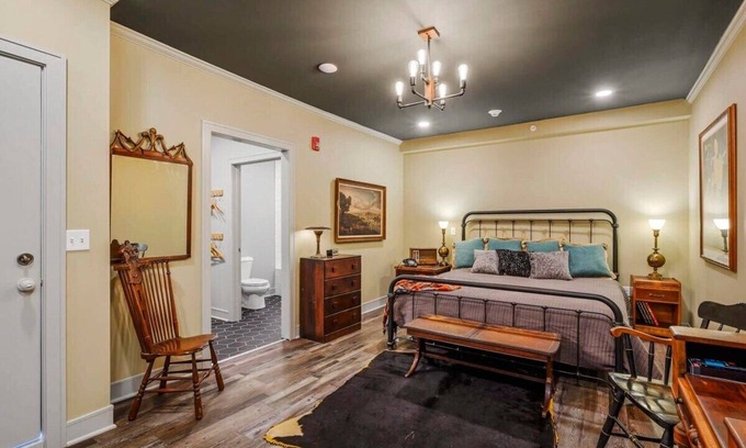 Parkville Apartment | 1 Bedroom Charmer Near boutiques Downtown