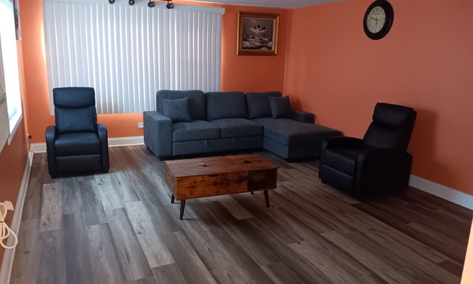 Garfield Ridge Condo | 1-bedroom condo next to Chicago Midway International Airport