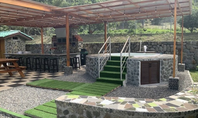 Loja Cottage | 1 BEDROOM COTTAGE WITH OUTDOOR AMENITIES