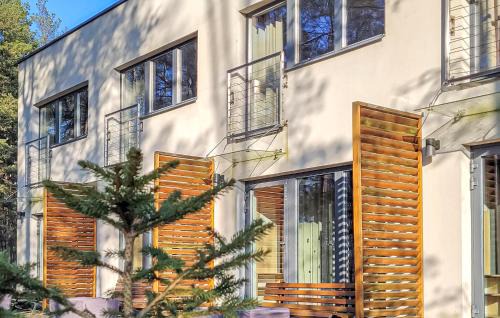 Sliwice Apartment | 1 Bedroom Cozy Apartment In Okoniny Nadjeziorne