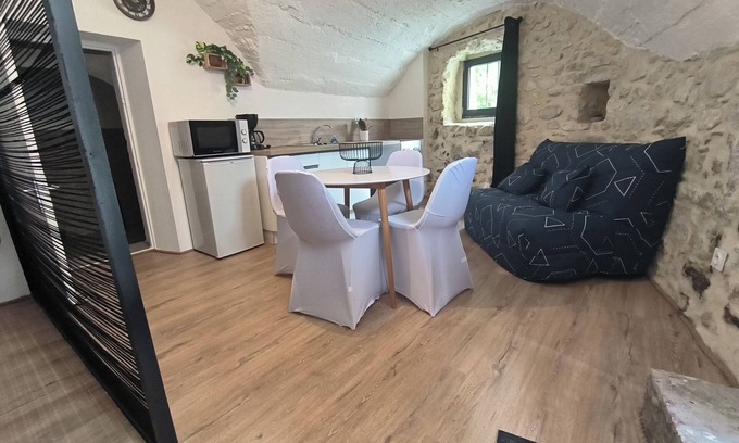 Rochefort-en-Valdaine Apartment | 1 Bedroom Apartment in Rochefort-en-Valdaine