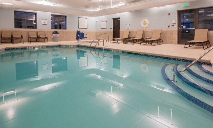 Amherst Condo | 1 Bedroom | Free Daily Breakfast. Pool, Hot Tub