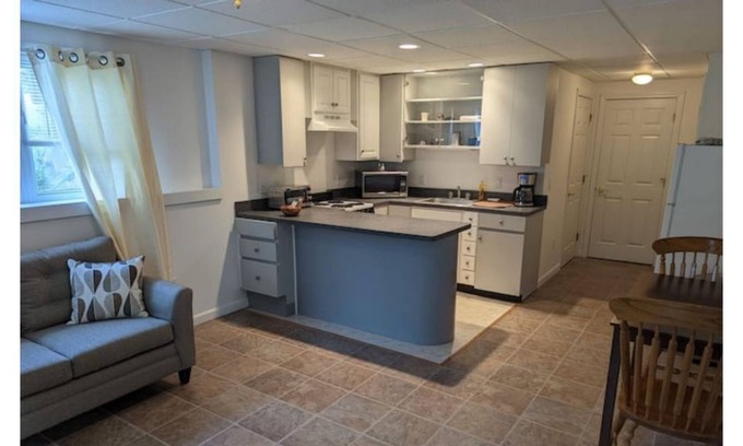 Lochmere House | 1 bedroom guest apartment in the Lakes Region