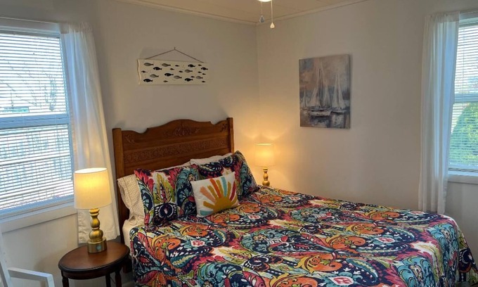 Fancher Cottage | 1 Bedroom house and yard w/partial lakeview between Niagara Falls and Rochester