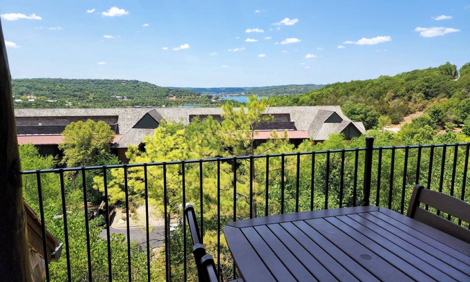 Big Cedars Villa | 1 Bedroom Lodge, WILDERNESS CLUB AT BIG CEDAR Ridgedale, MO