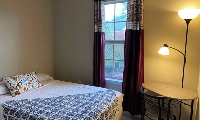 Leesburg House | 1 bedroom+private bath+free parking+wifi