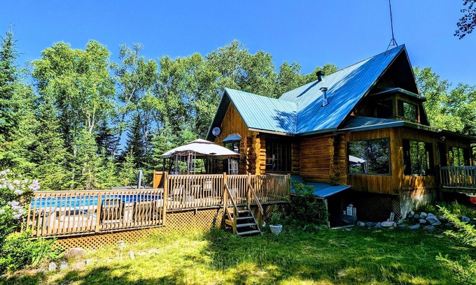 Riviere-Rouge Cottage | 1- Bouleau : Log home by a river & a small pond on 50 acres land in the forest