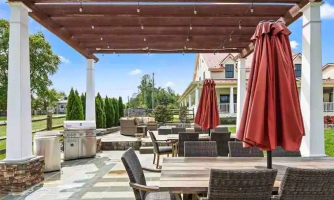 Stafford House | 1 BR barn with custom game room and amazing outdoor space! Swimming pool!