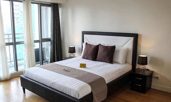 Makati Apartment | 1-BR Deluxe @ ACQUA Livingstone 3004B