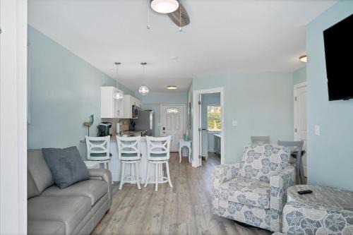 Grove City Apartment | 1 BR, Heated POOL, 1 Mile direct gulf access, GREAT Location, Dockage Apt B