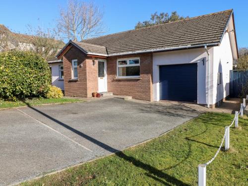 Pembroke Dock House | 1 Gloucester Way