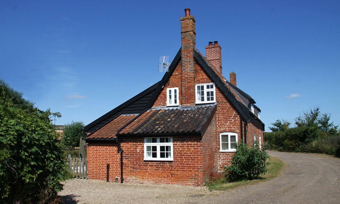 Westleton Cottage | 1 GRANGE COTTAGES, WESTLETON, pet friendly in Westleton