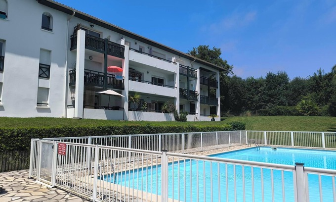 Bidart Apartment | 1 km from the sea, quiet apartment with view of the countryside, on second floor