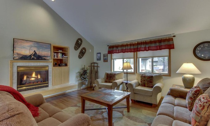 Overlook Park House | 1 Landrise