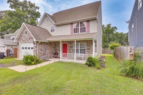 Issue House | 1 Mi to Colonial Beach Boardwalk! Cozy Family Home