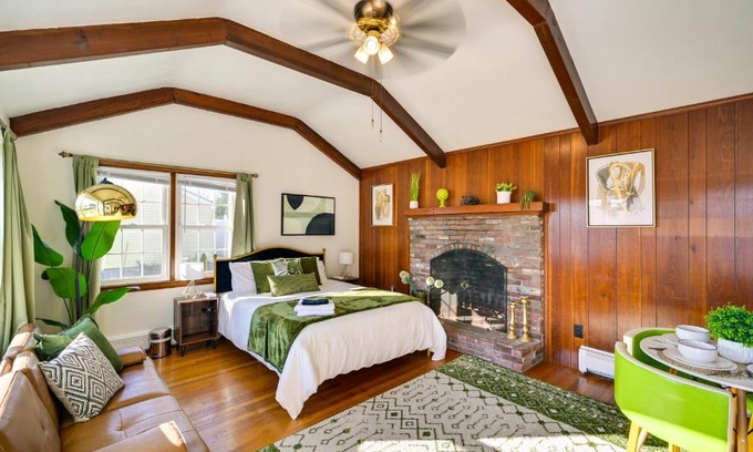 Salem Apartment | 1 Mi to Downtown Salem Studio with Fire Pit Access