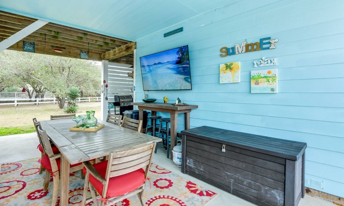 Rockport House | 1 Mi to Marina: Cozy Angler's Cottage in Rockport