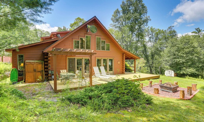Milanville Cabin | 1 Mi to River: Cabin w/Fire Pit in Milanville!