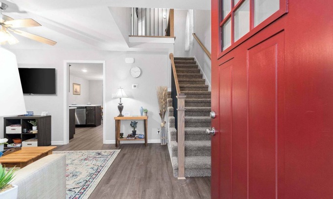 Clarksville House | 1-Mile to Downtown Clarksville! 2 Comfy Homes!