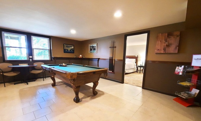 Donelson Apartment | 1 mile to Grand Ole Opry and Gaylord Opryland; Full Kitchen & Patio with Firepit