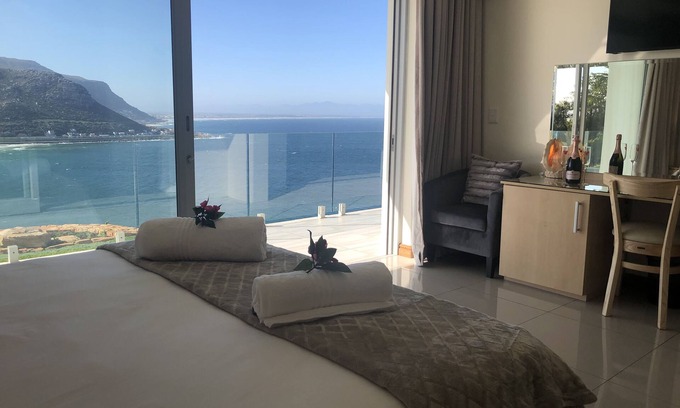 Fish Hoek House | 1 Mountain Rd Boutique B & B