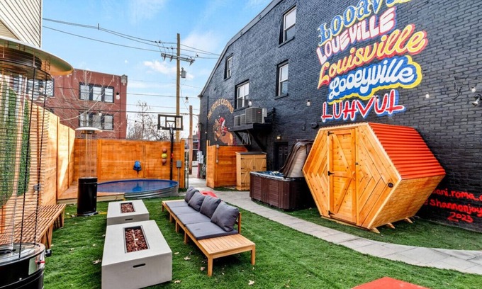 Phoenix Hill Apartment | 1 of 3 Units- Sleeps 6, HOT TUB, Cowboy POOL, King Beds, Firepits, Yard Games