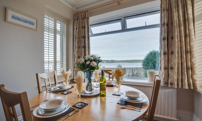 Treator Apartment | 1 Pentyre House - Two Bedroom Apartment, Sleeps 4