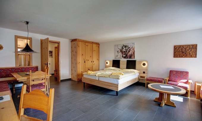 Silvaplana Apartment | 1-room flat with mountain view on the 3rd floor
