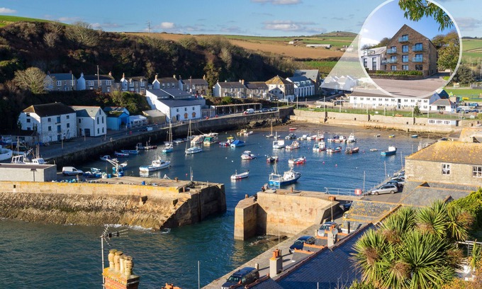 Porthleven Apartment | 1 The Monterey - Two Bedroom Apartment, Sleeps 4