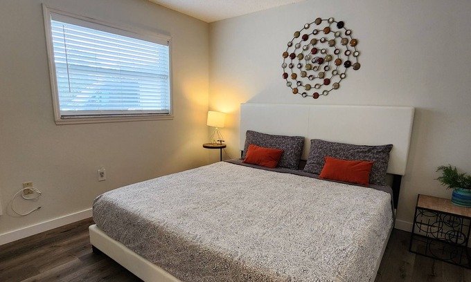 Warm Mineral Springs House | #1 Vacation near Mineral Springs