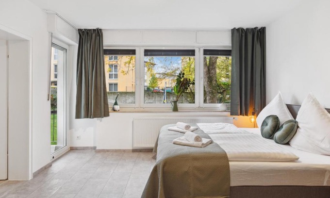 Rheinhausen Apartment | 1 Zi. Wohnung, 34m², Parken, Messe DUS