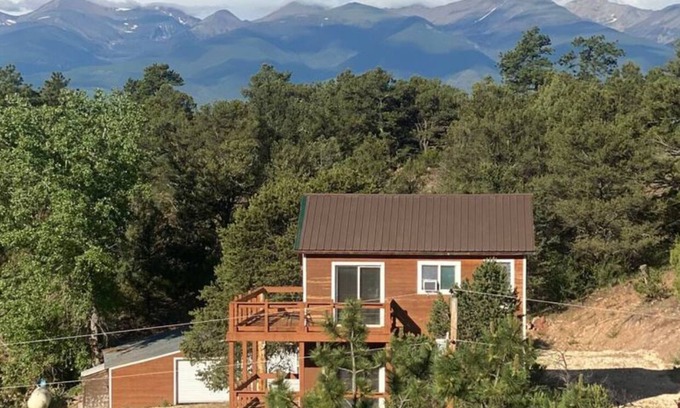 Cotopaxi House | 10+ Acres Private 3story Royal Gorge retreat