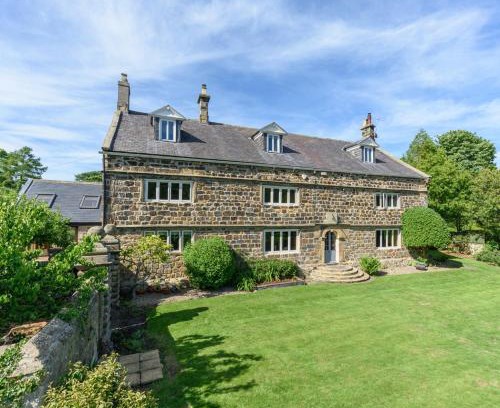 Ovingham House | 10 Bed Stunning House in village, with Hot Tub