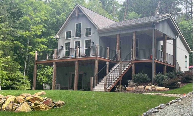 Semora House | 10 mins from VIR! 3+ acres, SECLUDED treelined property, gentle slope to lake