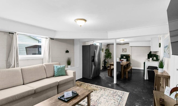 Birmingham House | 10 Mins to Downtown! Modern in Magic City- Unit B