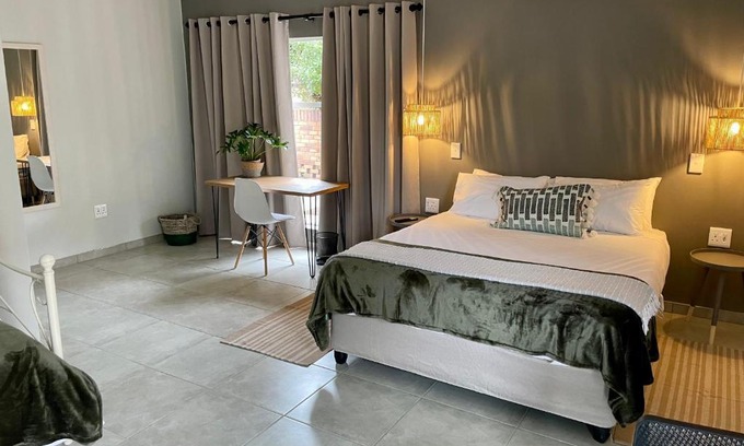 Kimberley Apartment | 10 Paul Roos