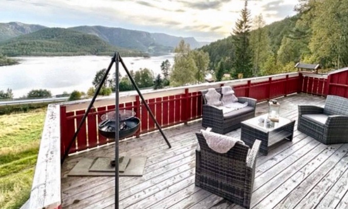 Snillfjord House | 10 person holiday home in Snillfjord-By Traum