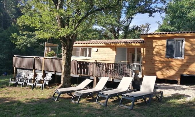 Pranles Ski Chalet | 10-seater chalet with private spa.