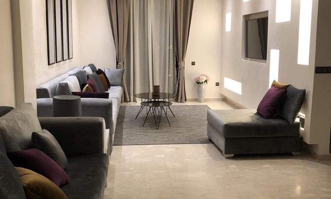 Gueliz Apartment | 100 m² luxury apartment with swimming pool private residence swimming pool