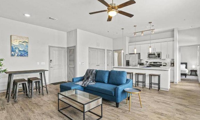 Montopolis Apartment | 1000 m² Apartment ∙ 2 bedrooms ∙ 6 guests