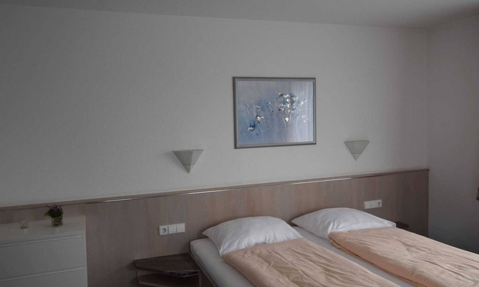 Sielmingen Apartment | 101 Doppelzimmer - Hotel Alena