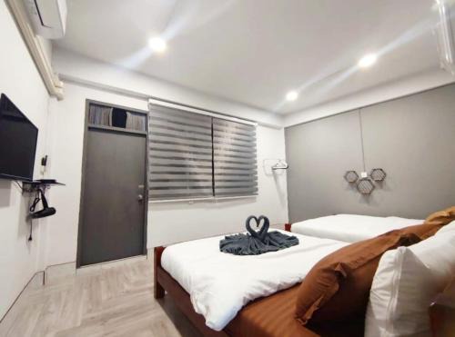 Betong House | 106 MAIN STREET by ZamanJa Betong