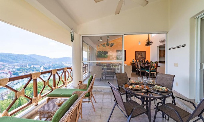 P Chahue House | 1062 - Cruz Del Mar A301
