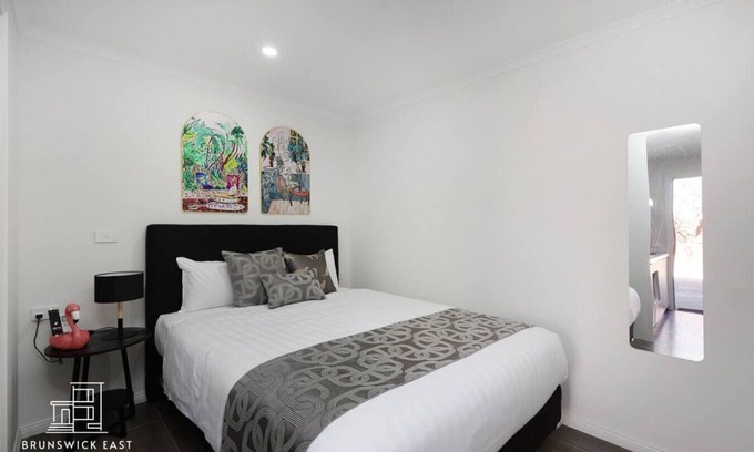 Brunswick East House | 107 Entire Guesthouse: Queen BR w/Fast WiFi - 18 mins tram to CBD