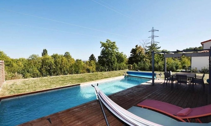 Teilhard Apartment | 10min downtown & hiking/skiing (45min)/culture